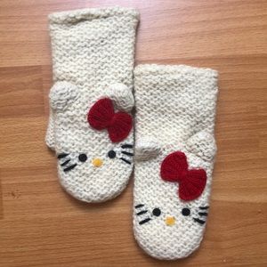 Knitted Hello Kitty Mittens